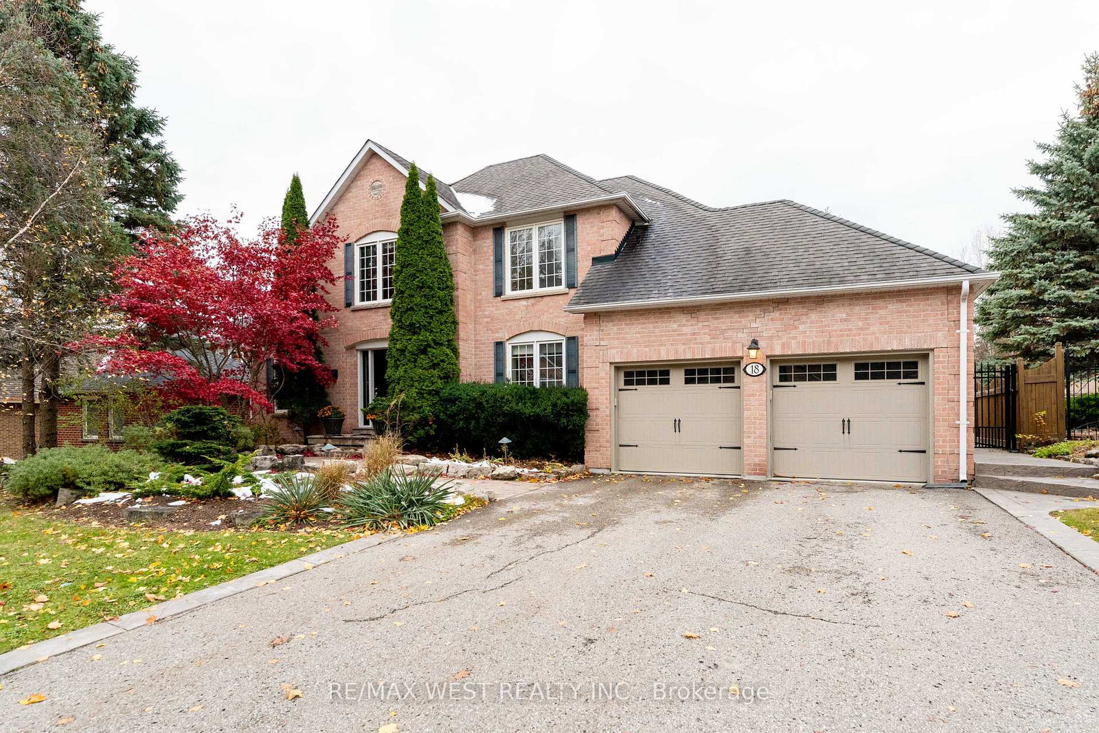 18-harrowsmith-place-richmond-hill-ontario-n13183942