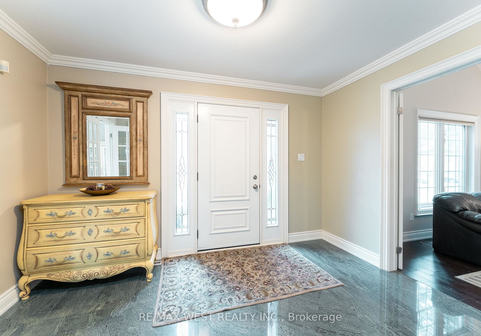 18-harrowsmith-place-richmond-hill-ontario-n13183942
