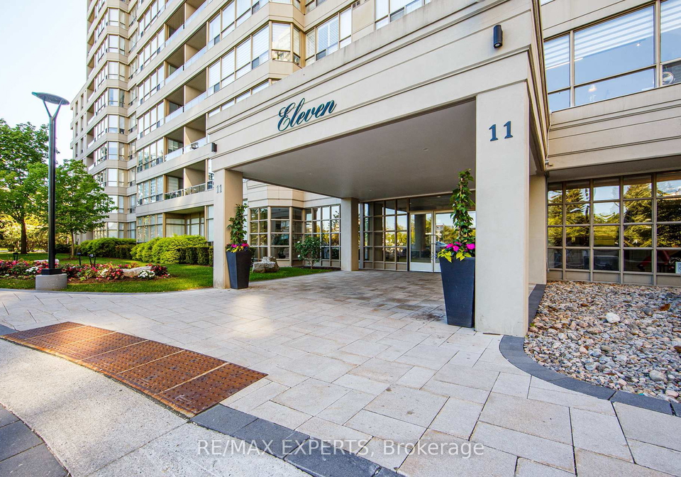 11-townsgate-drive-vaughan-ontario-n13185252
