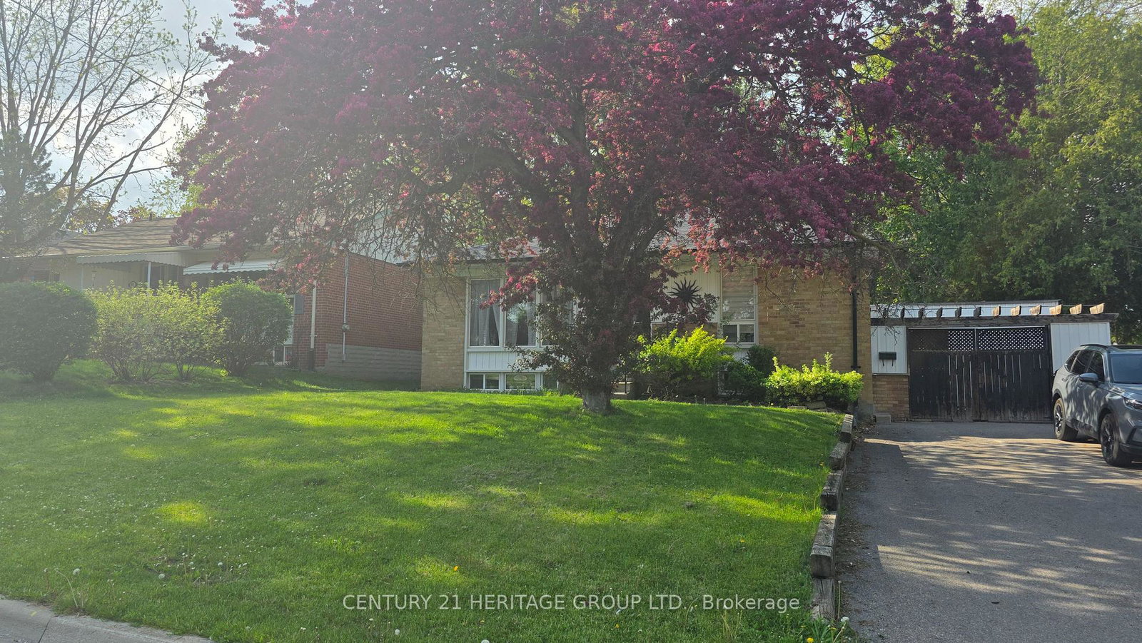 83-monkswood-crescent-n-newmarket-ontario-n13187322