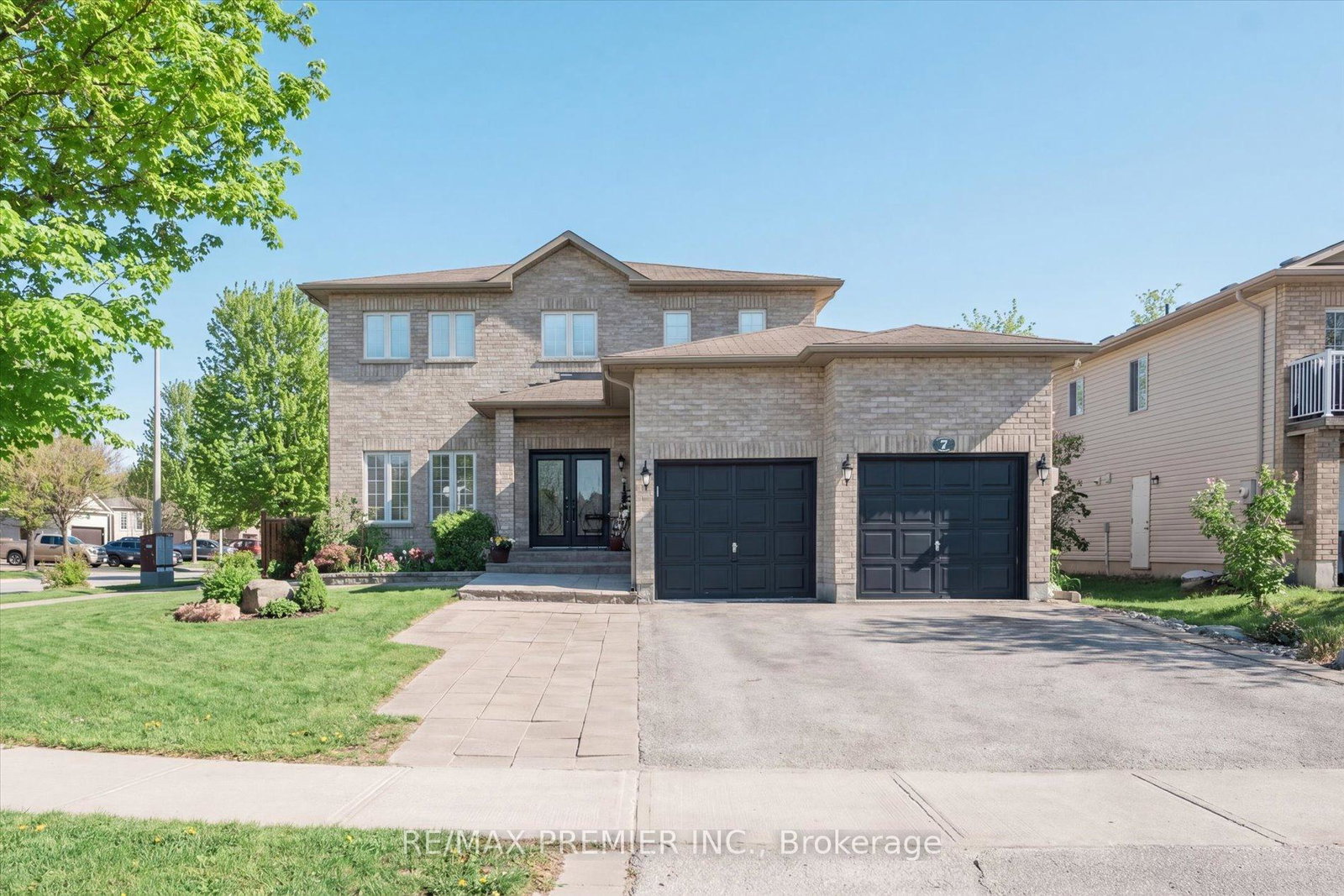 7-stonemount-crescent-essa-ontario-n13187922