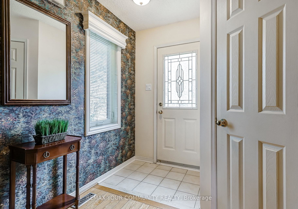 923-caribou-valley-circle-newmarket-ontario-n13188794