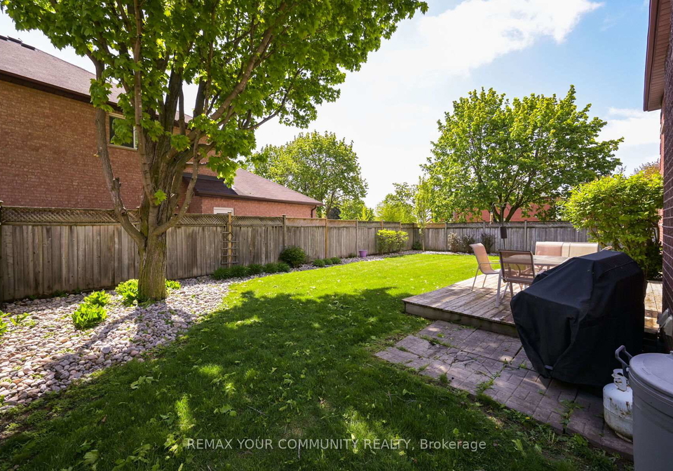 2-ballard-crescent-newmarket-ontario-n13193714