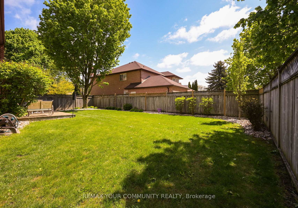 2-ballard-crescent-newmarket-ontario-n13193714