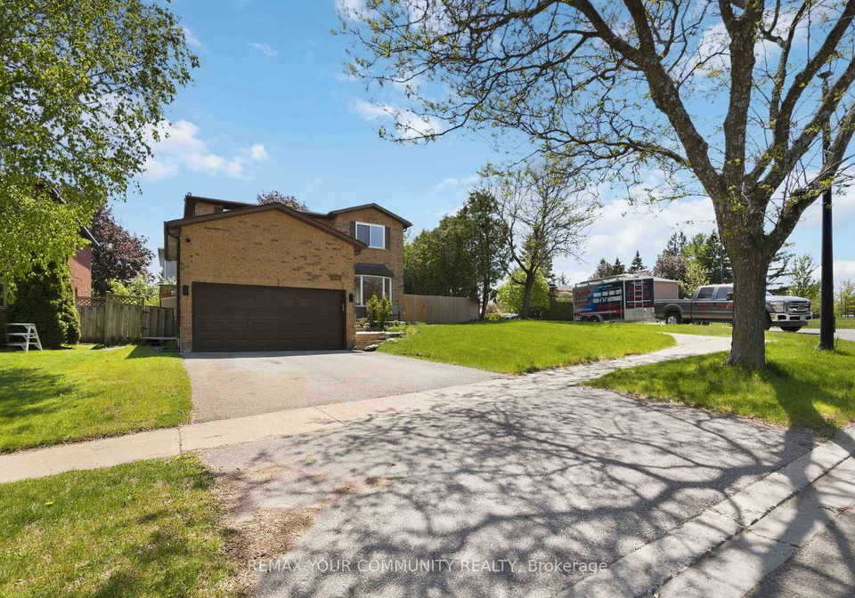 251-osmond-crescent-newmarket-ontario-n13195864