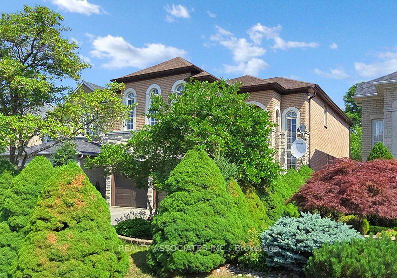 2-lord-nelson-court-richmond-hill-ontario-n13199358