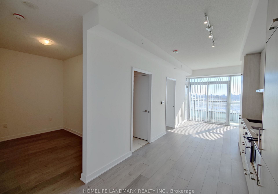 10-honeycrisp-crescent-vaughan-ontario-n13206506
