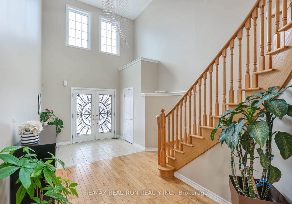 16-mckenzie-way-bradford-west-gwillimbury-ontario-n13206568