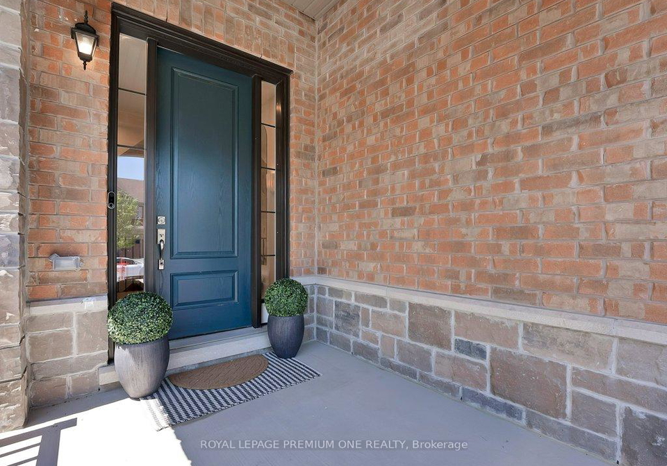 6-byblos-court-east-gwillimbury-ontario-n13206600