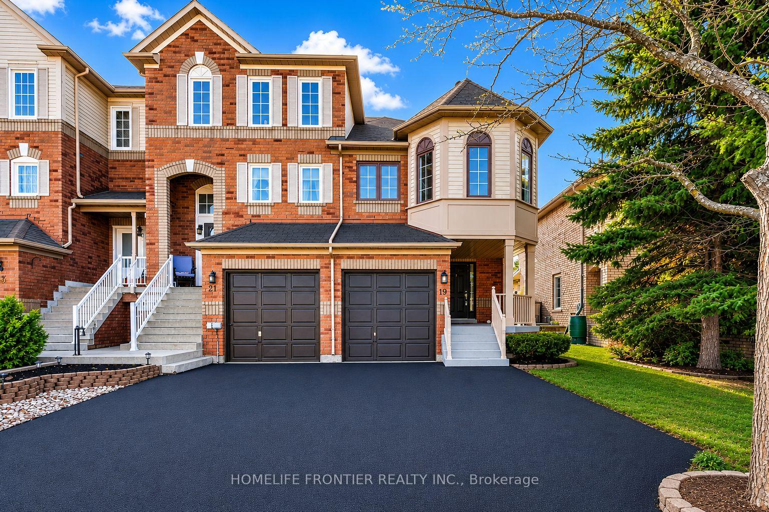 19-bowler-street-aurora-ontario-n13207428