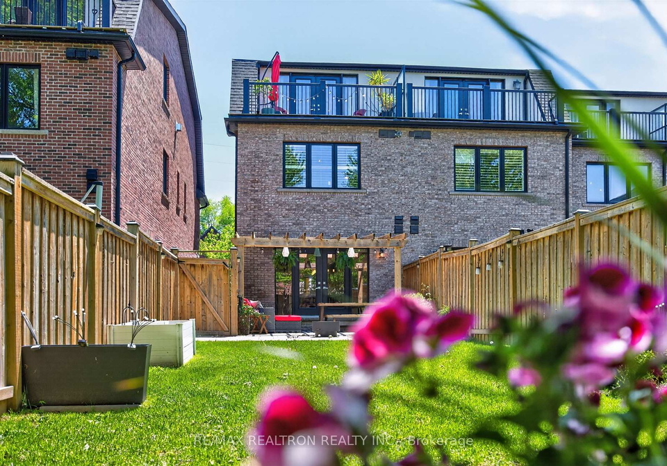 105-hunt-avenue-richmond-hill-ontario-n13207506