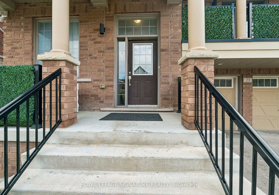 23-cyprus-glen-east-gwillimbury-ontario-n13207670