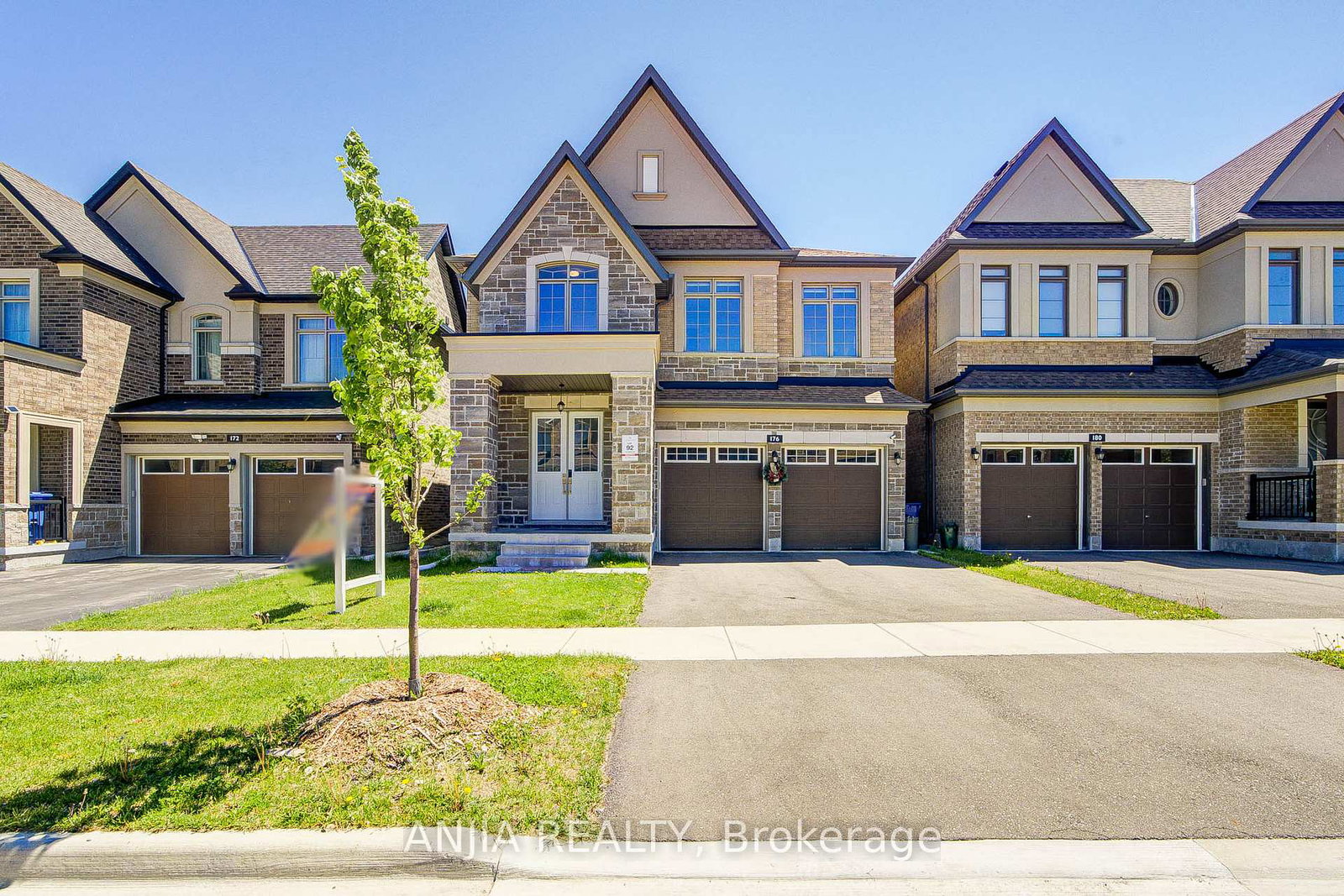 176-sikura-circle-aurora-ontario-n13208182