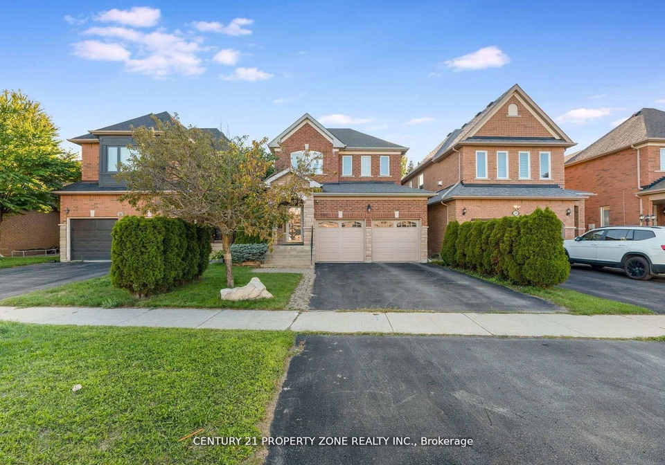 582-plantation-gate-newmarket-ontario-n13209150