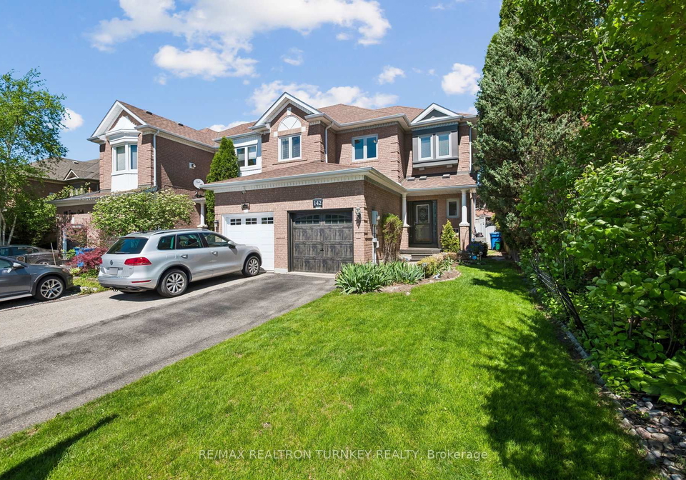 142-denise-circle-newmarket-ontario-n13210912
