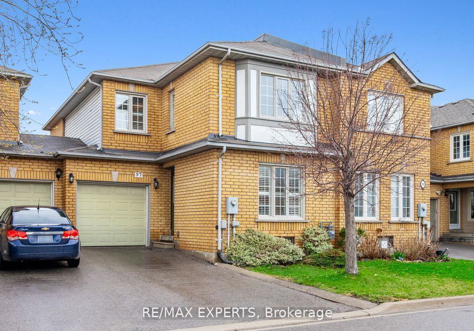 97-pinedale-gate-vaughan-ontario-n13211868
