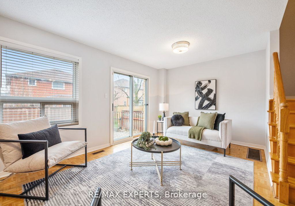 97-pinedale-gate-vaughan-ontario-n13211868