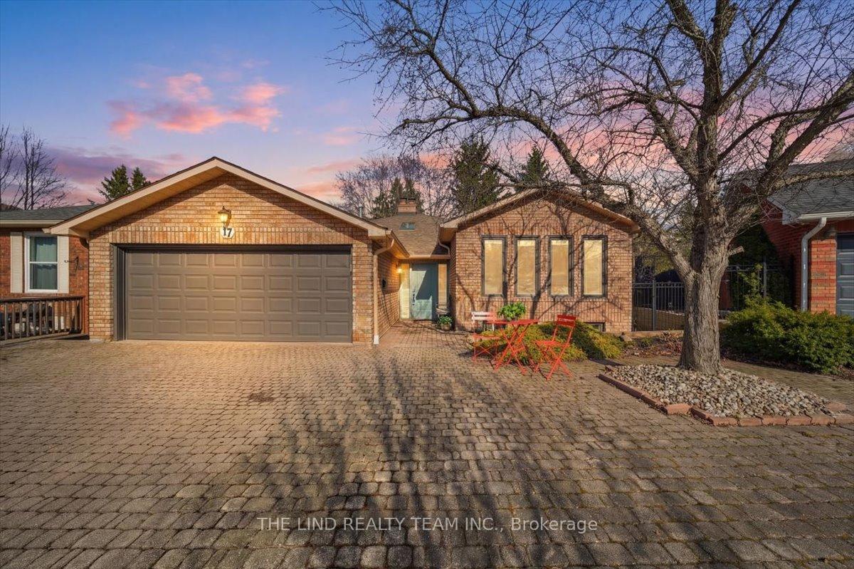 17-april-gardens-aurora-ontario-n13215856