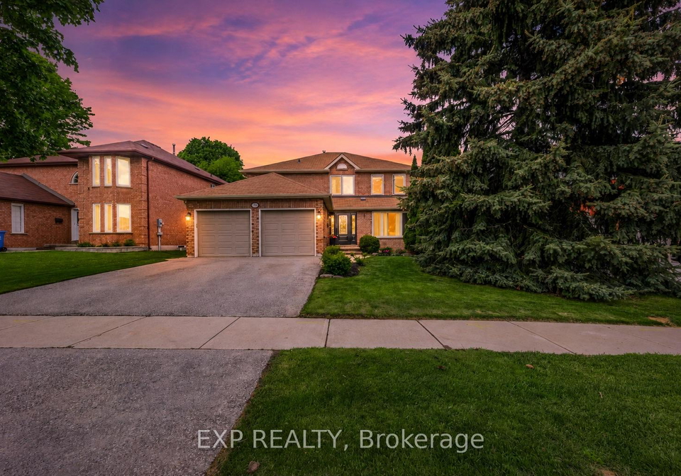 374-savage-road-newmarket-ontario-n13216272