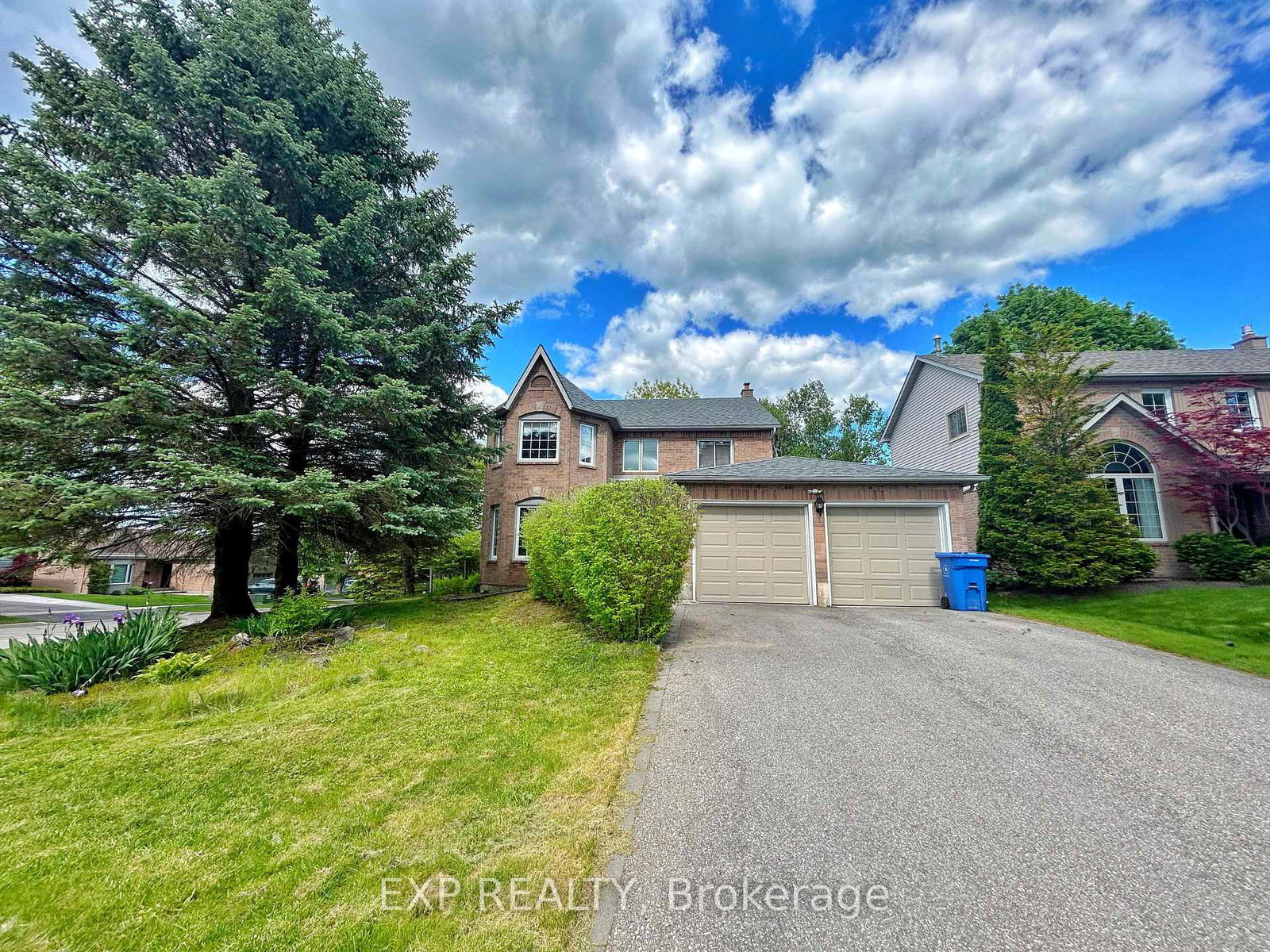 23-haskell-crescent-aurora-ontario-n13219194