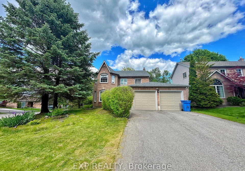 23-haskell-crescent-aurora-ontario-n13219194