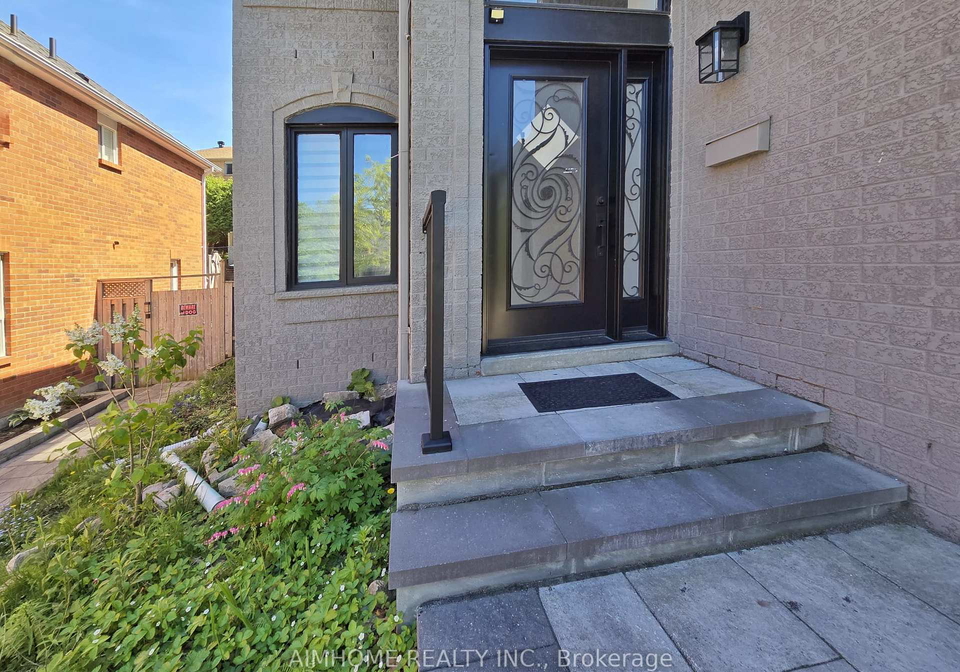 137-mcclellan-way-aurora-ontario-n13219690