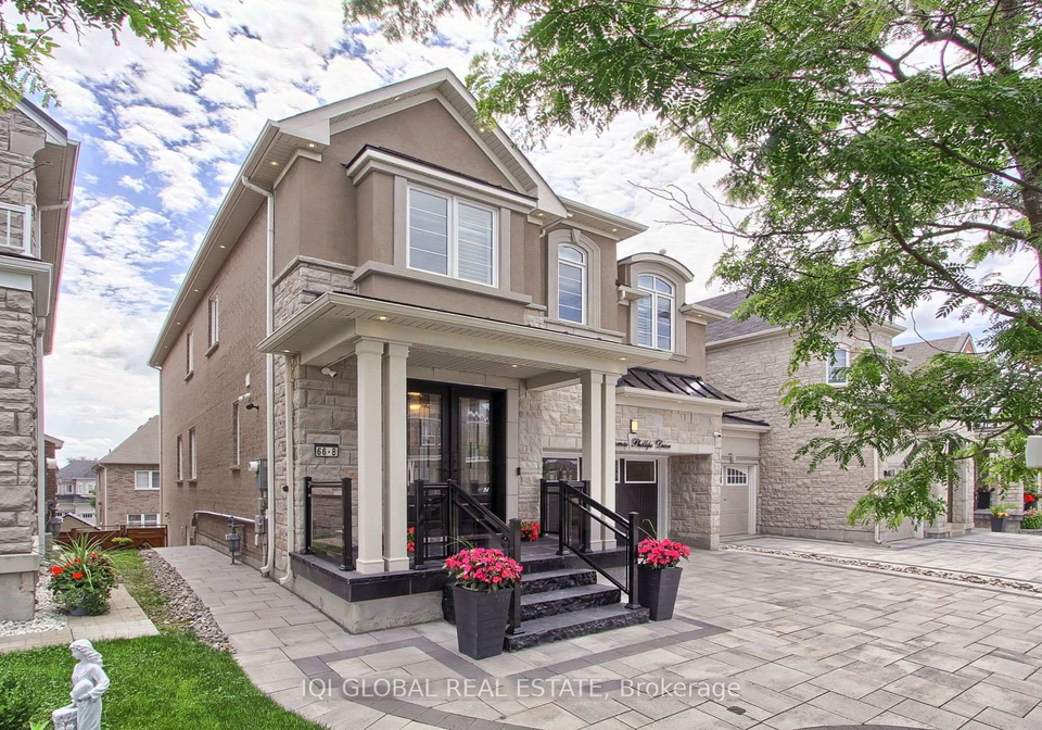 66b-thomas-phillips-drive-aurora-ontario-n13221652