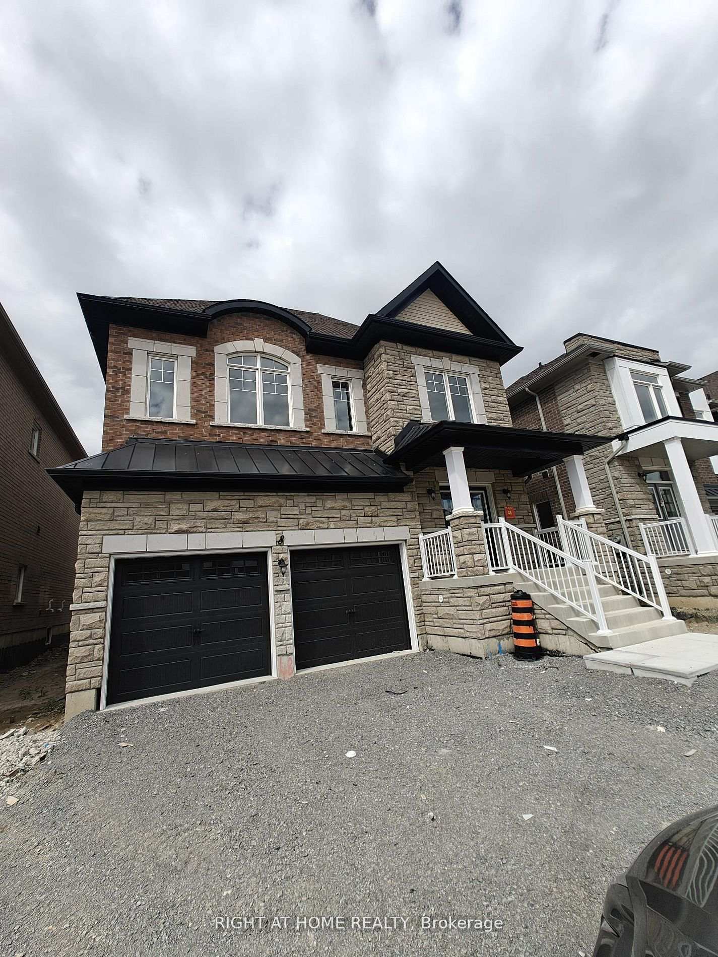 8-la-reine-avenue-richmond-hill-ontario-n13222658