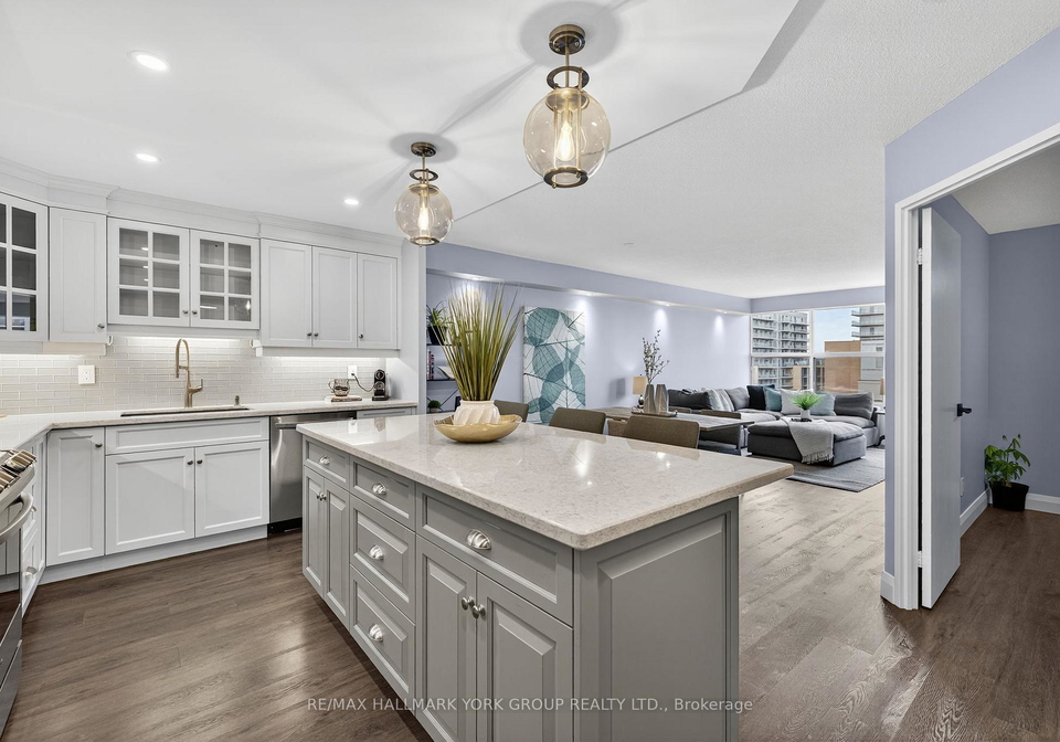 250-davis-drive-newmarket-ontario-n13225082