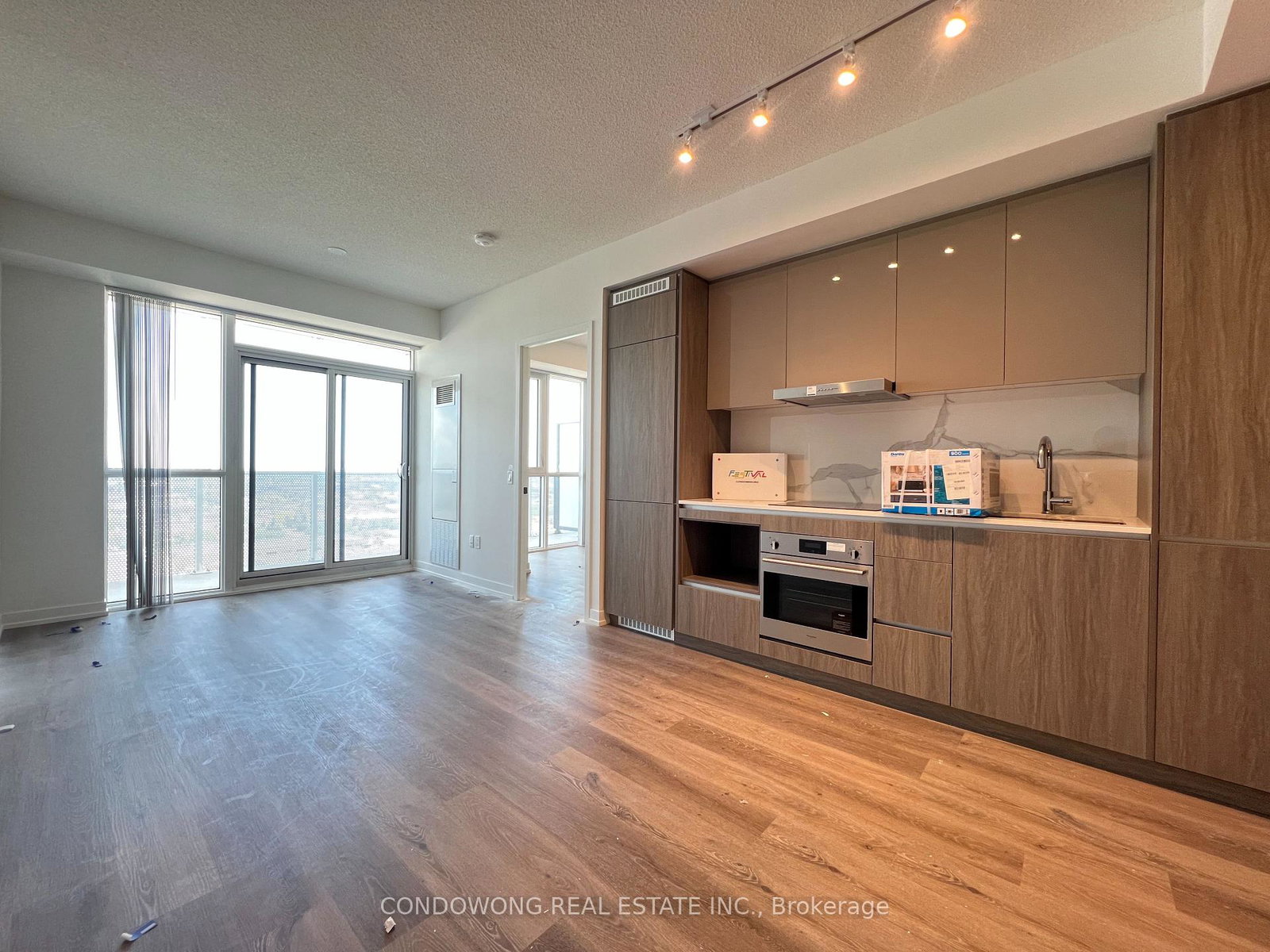 28-interchange-way-vaughan-ontario-n13225170