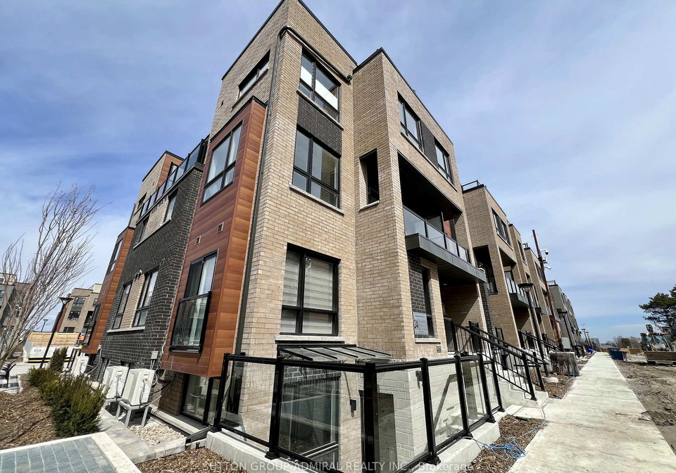 24-lytham-green-circle-newmarket-ontario-n13225252