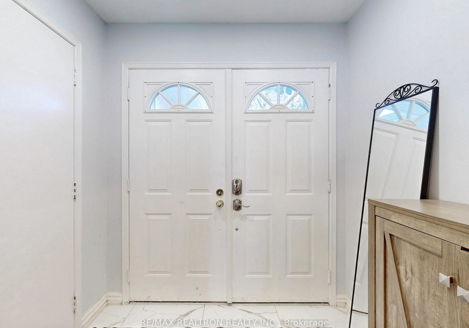 426-herridge-circle-newmarket-ontario-n13225516