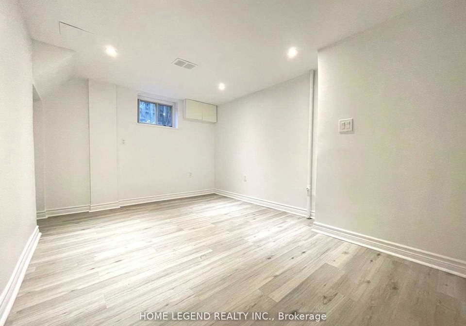 427-taylor-mills-a-drive-s-richmond-hill-ontario-n13226292