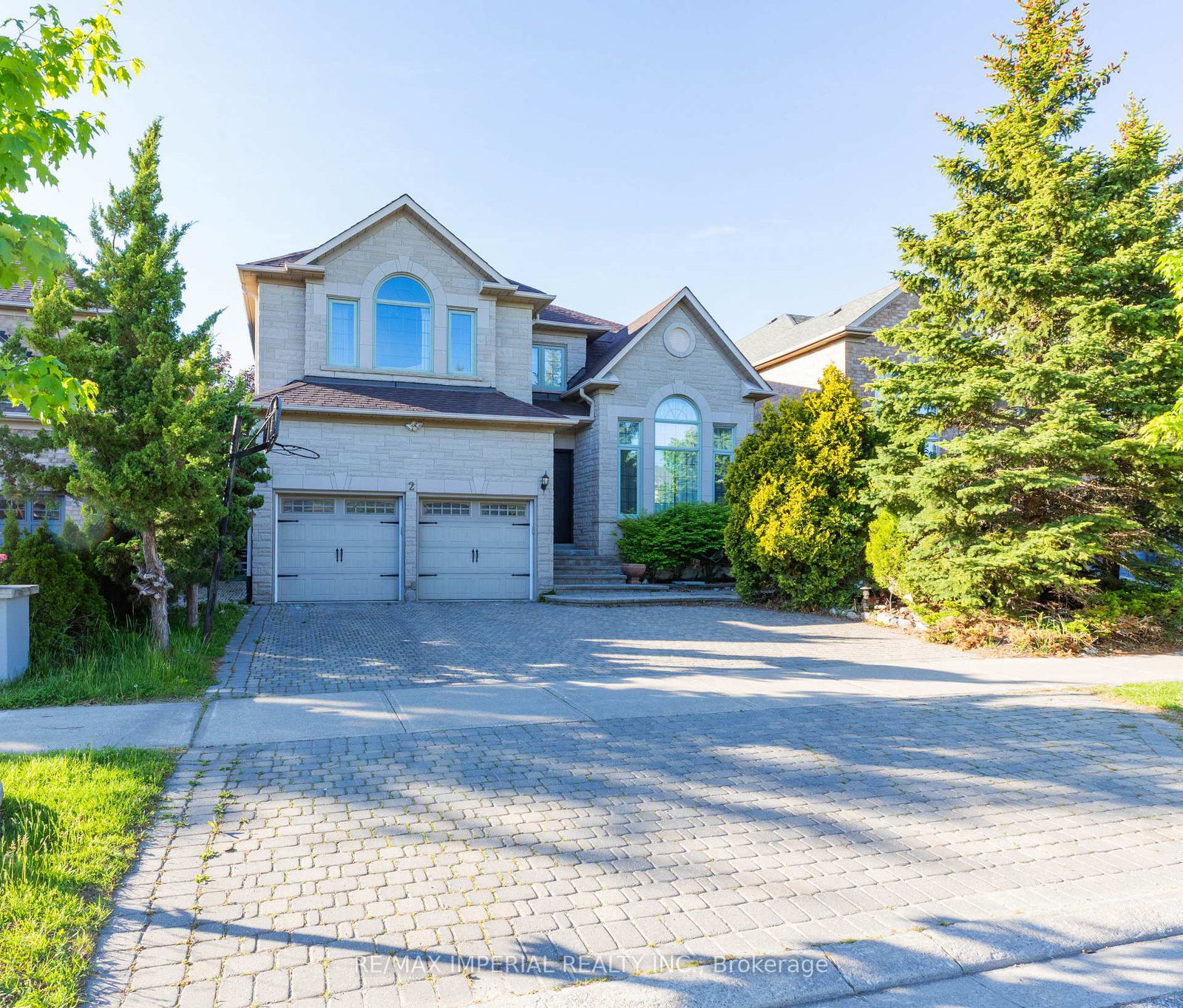 2-farnham-drive-richmond-hill-ontario-n13226356