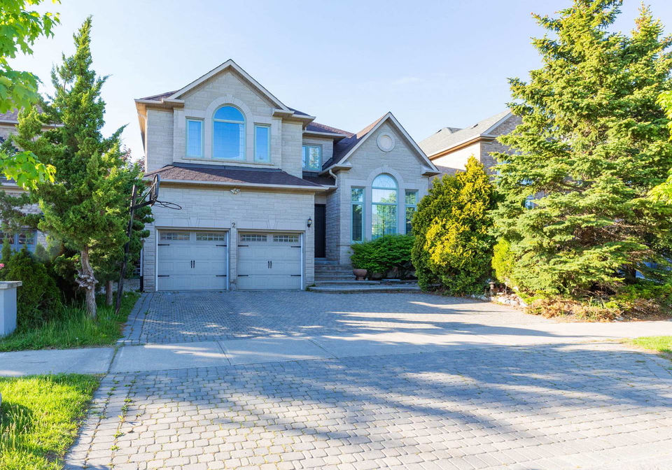 2-farnham-drive-richmond-hill-ontario-n13226356