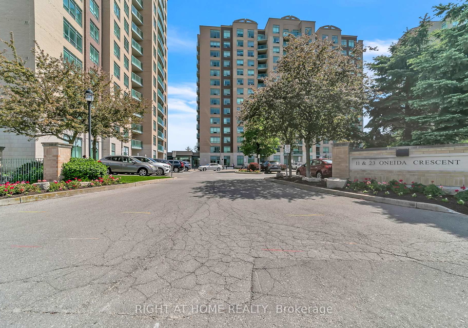 11-oneida-crescent-richmond-hill-ontario-n13226382