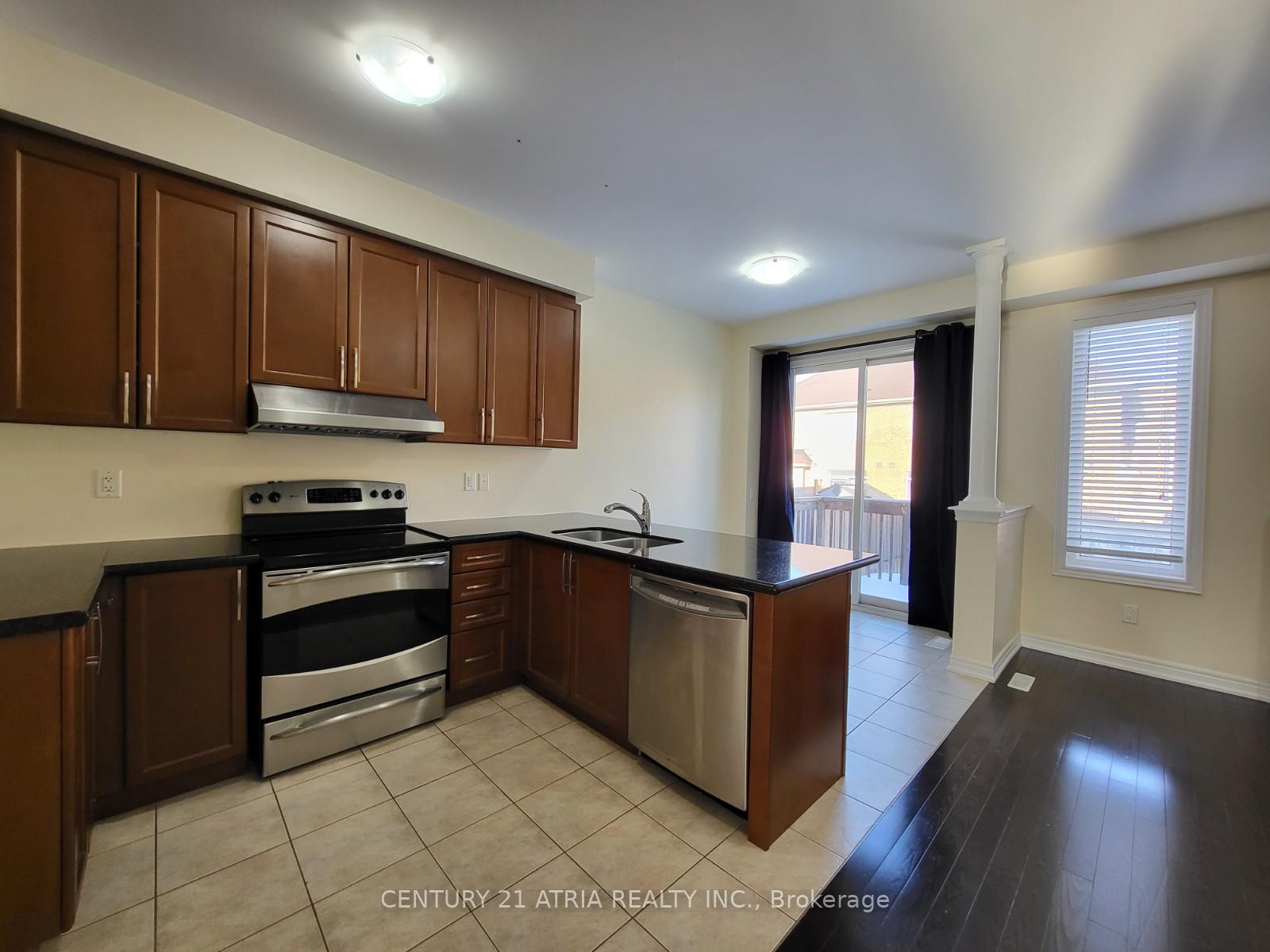 108-lewis-honey-drive-aurora-ontario-n13228904
