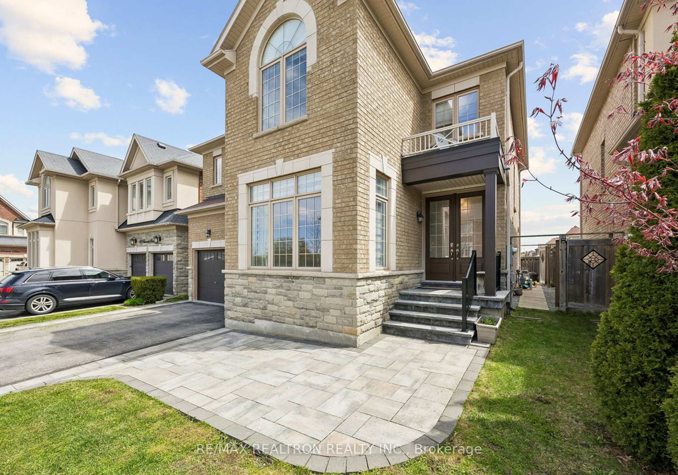 9-pavarotti-street-richmond-hill-ontario-n13228956