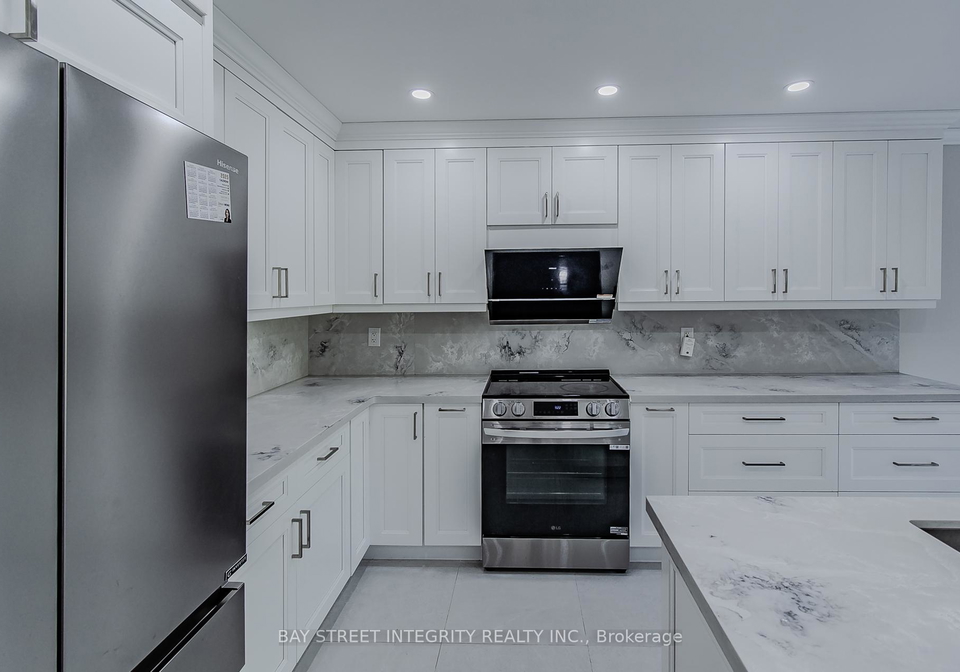 110-holly-drive-richmond-hill-ontario-n13229324