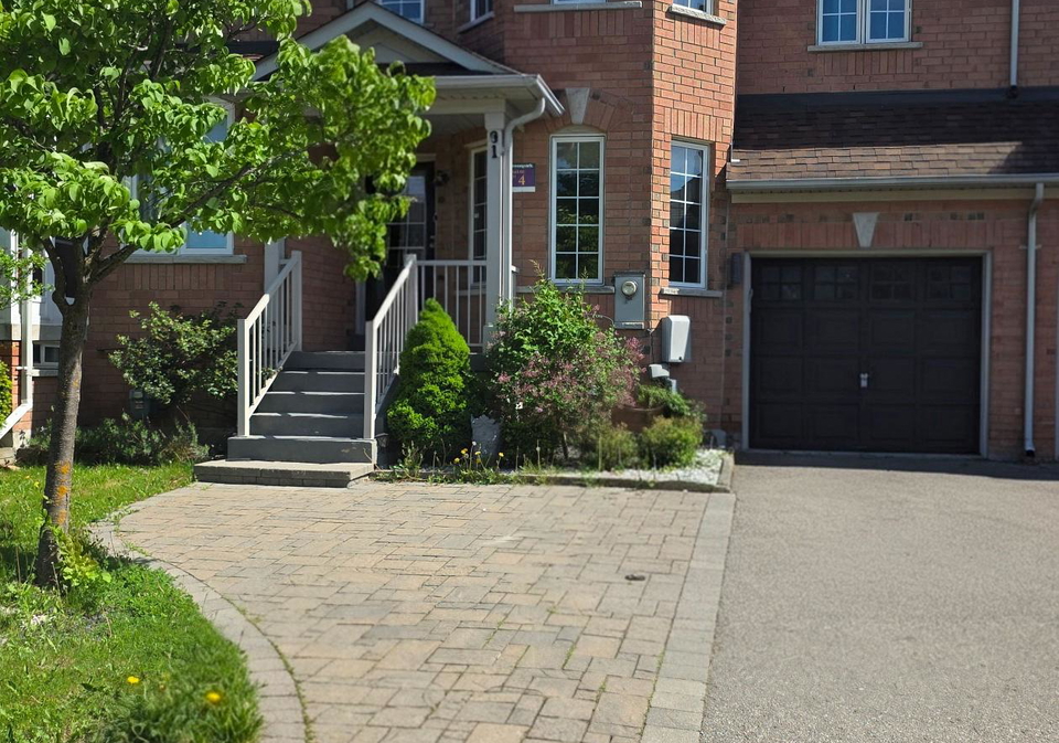 91-grasslands-avenue-richmond-hill-ontario-n13229460