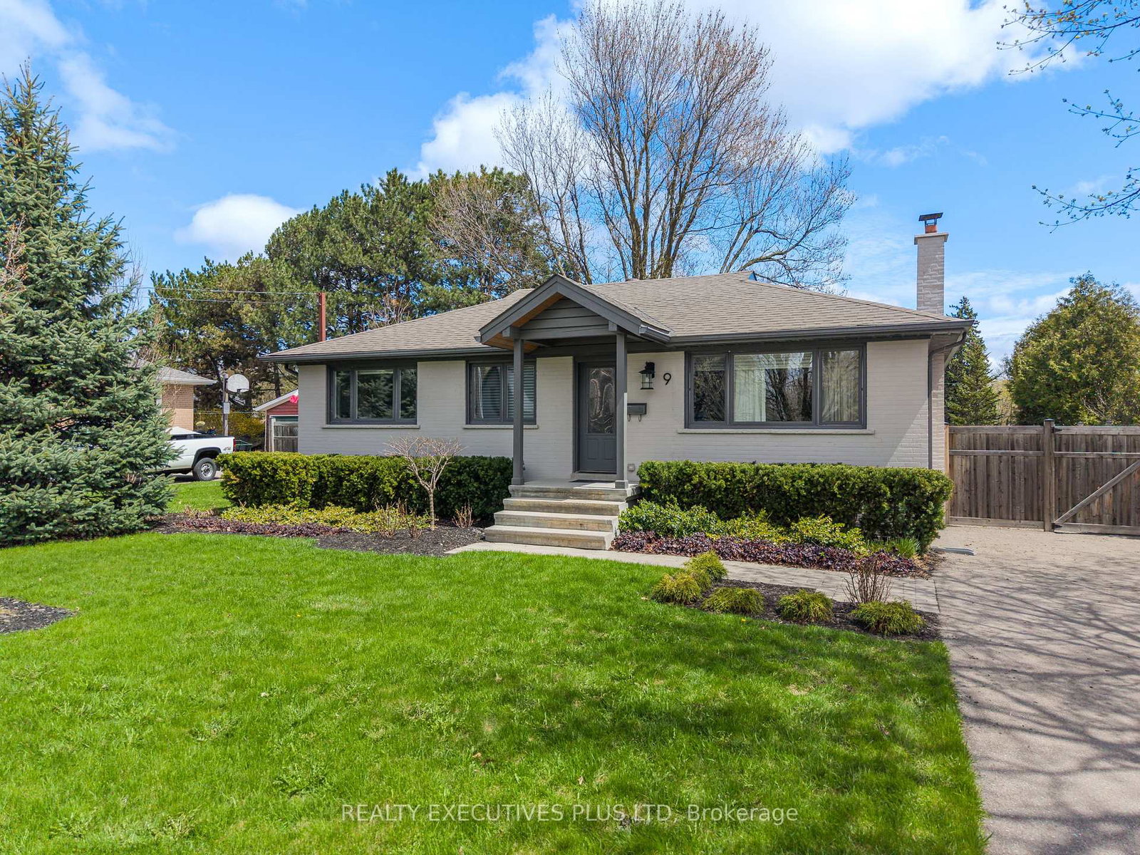 9-hazelbury-drive-king-ontario-n13229698