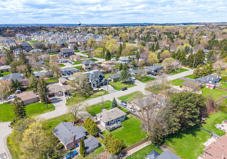 9-hazelbury-drive-king-ontario-n13229698