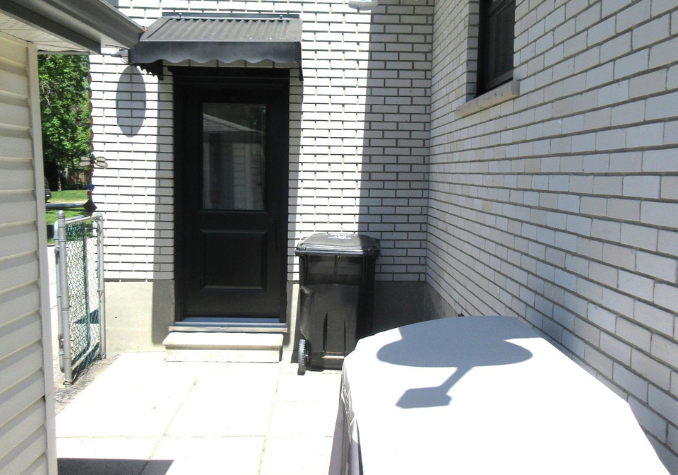 1-victoria-street-innisfil-ontario-n13231476
