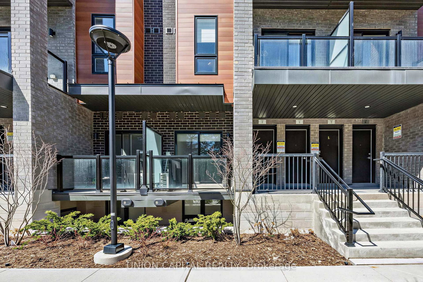 26-lytham-green-circle-newmarket-ontario-n13231974