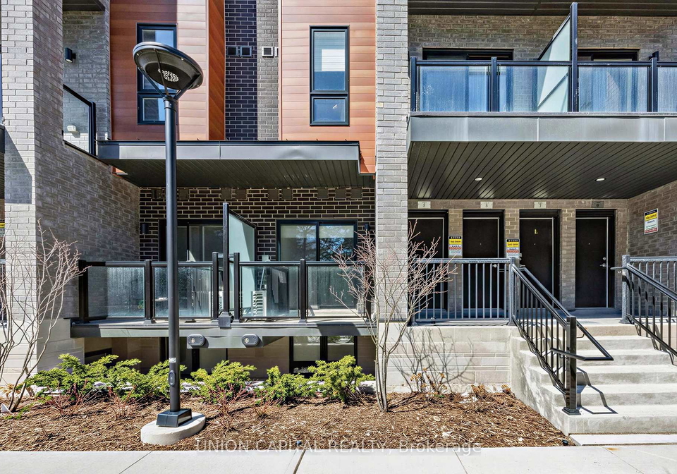 26-lytham-green-circle-newmarket-ontario-n13231974