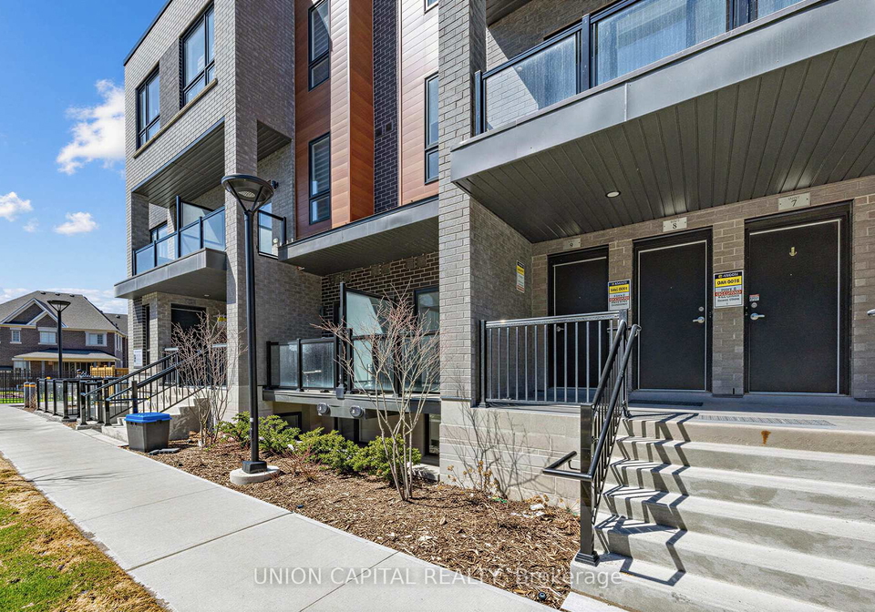 26-lytham-green-circle-newmarket-ontario-n13231974
