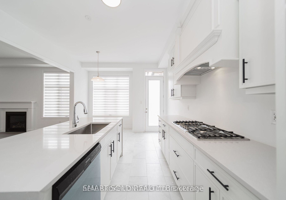 6-azure-drive-markham-ontario-n13232560