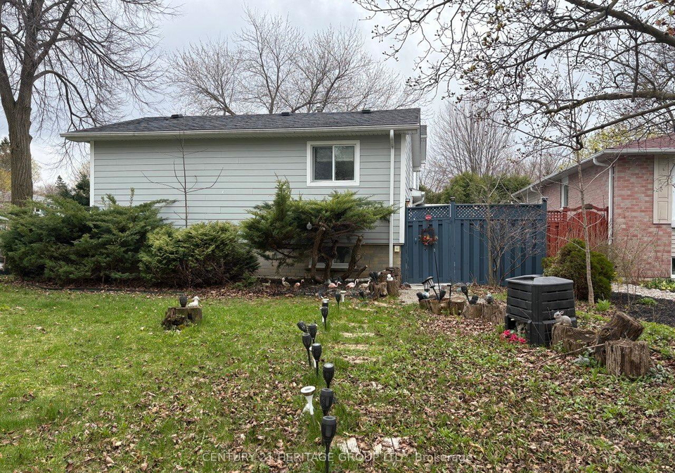 22-cedar-crescent-aurora-ontario-n13233512