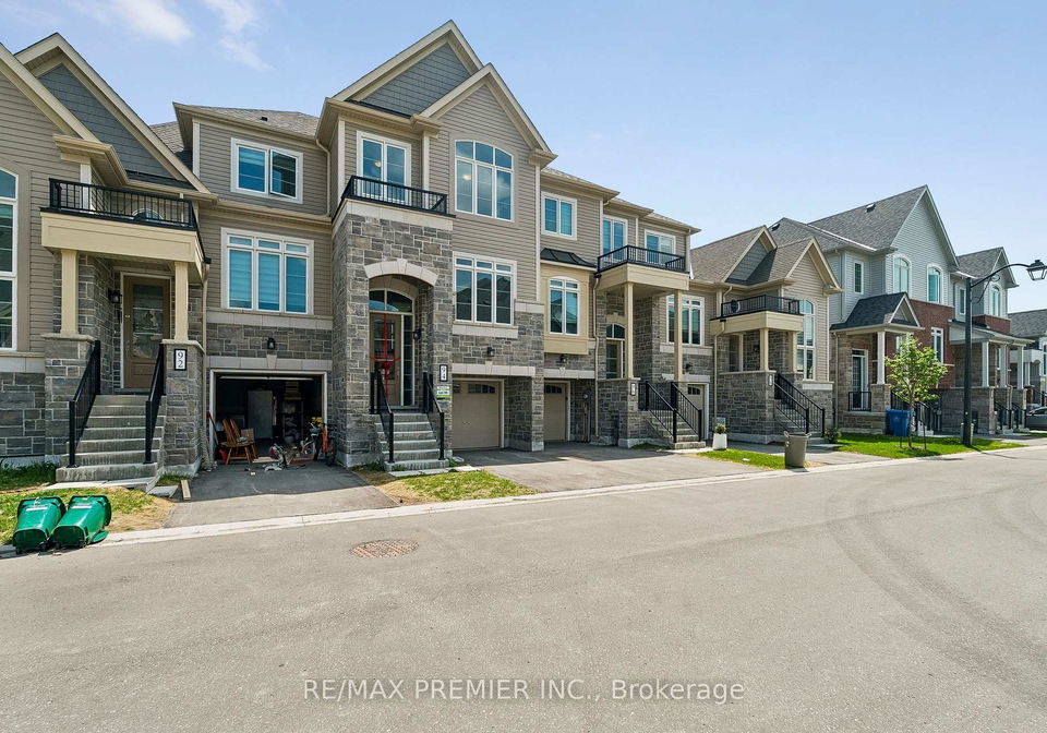 94-lyall-stokes-circle-east-gwillimbury-ontario-n13233544
