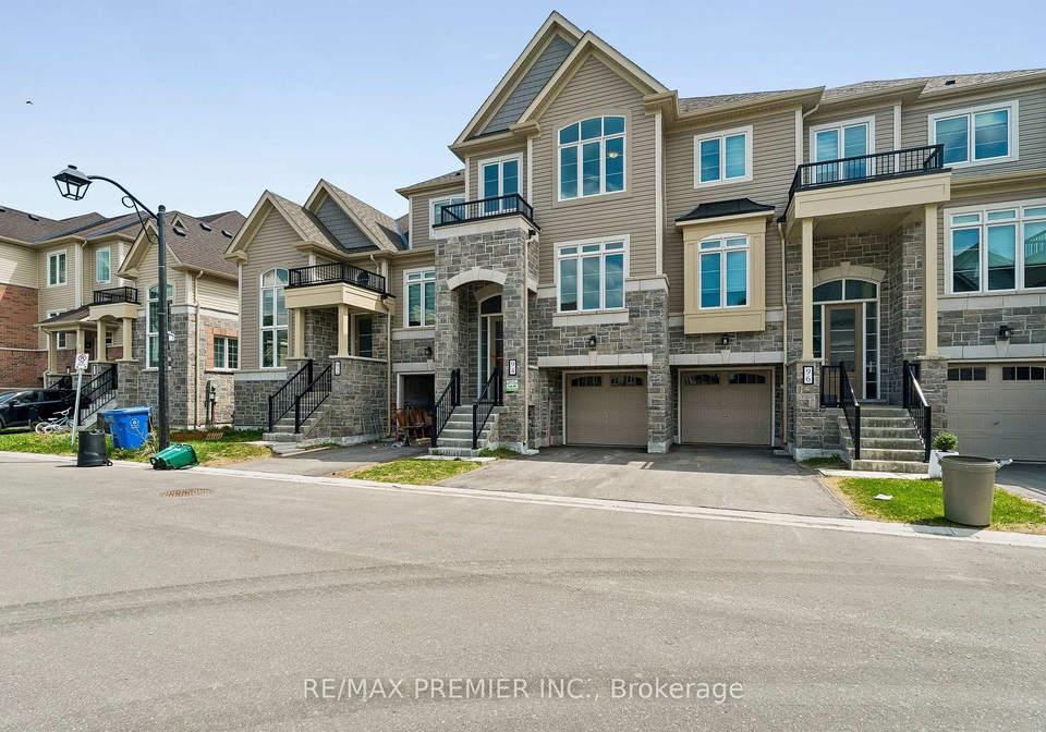94-lyall-stokes-circle-east-gwillimbury-ontario-n13233544